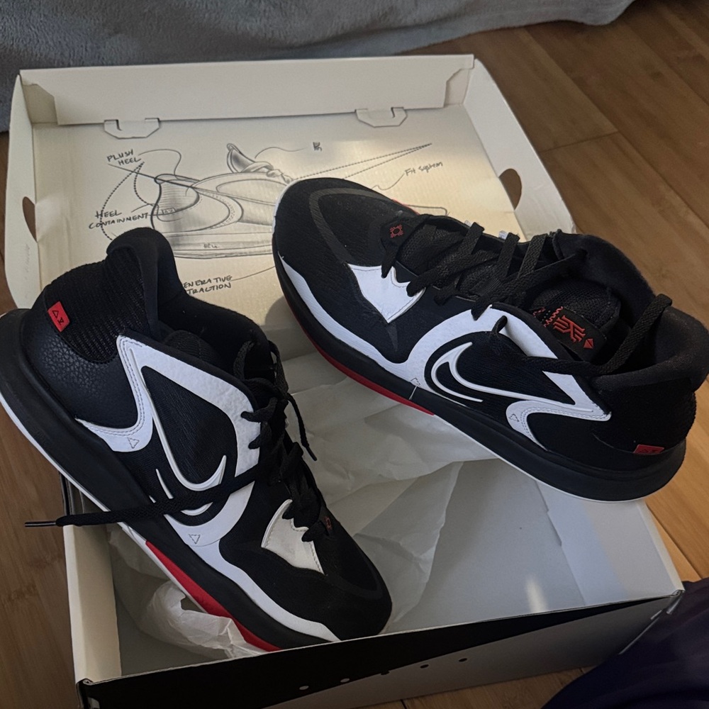 Nike Men's Black, White, and Red Athletic Shoes